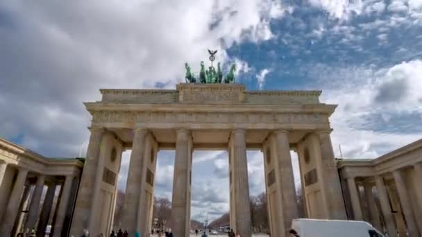 Berlin Brandenburger Gate Hyperlapse Timelapse Brandenburger Tor. Nuvole. — Video Stock