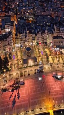  Cannes 'da kumsal manzaralı ve geceleri lüks binalar olan bir hava videosu. Cannes 'da prestijli bir gece hayatı. Cote Azur, Fransız Rivierası 'ndaki en renkli mekanlarıyla tanınan Cannes..