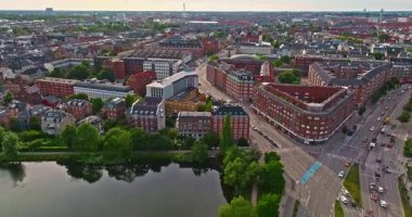 Kopenhag, Danimarka 'nın eski şehir merkezi üzerinde hava manzarası.