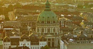 Kopenhag, Danimarka merkezindeki Frederik Kilisesi 'nin hava görüntüsü.