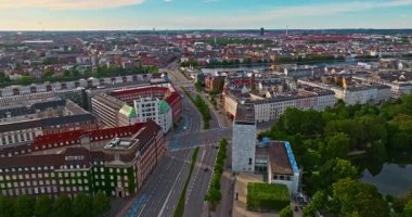 Kopenhag, Danimarka 'nın eski şehir merkezi üzerinde hava manzarası.
