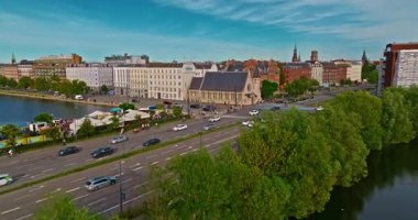 Kopenhag, Danimarka 'nın eski şehir merkezi üzerinde hava manzarası.