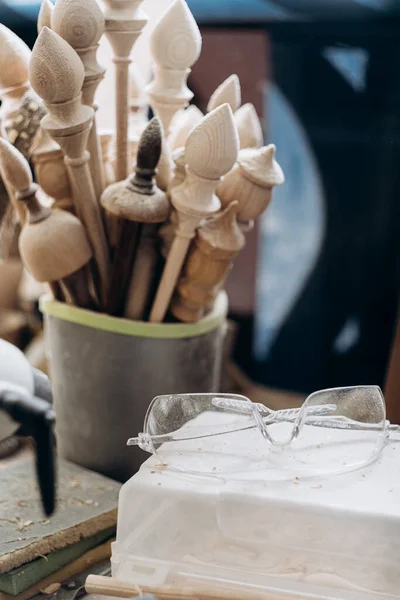 Handgemaakte Houten Spillen Staan Een Glas — Stockfoto