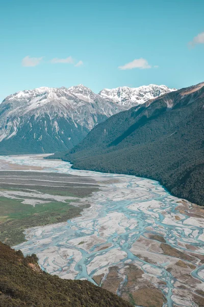 Bailey Spur 'dan nehir yatağına Arthur geçidi, Yeni Zelanda