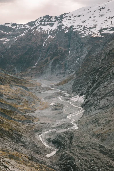 Cascade Saddle 'dan Buzul Vadisi' ne, Rees-Dart Pisti, Yeni Zelanda 
