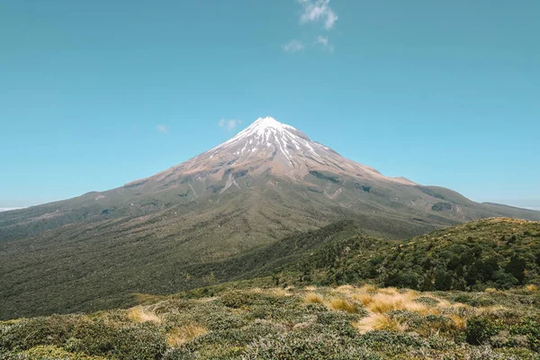 Pistteki Taranaki Dağı 'na bakın, Egmont Ulusal Parkı, Yeni Zelanda 