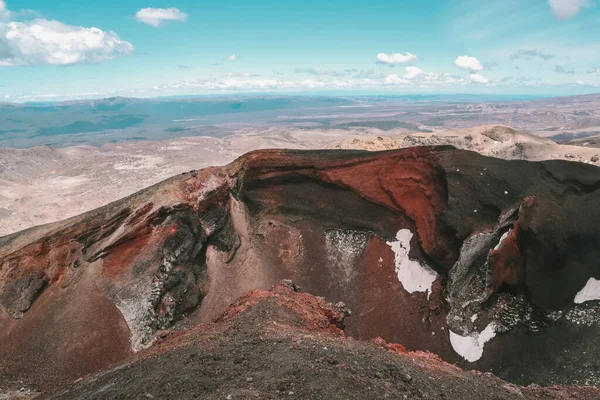 Arka planda Raupehu Dağı, Tongariro Ulusal Parkı, Yeni Zelanda