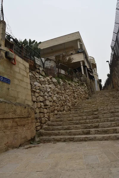 Srail Kudüs Teki Taş Bina Çamaşır Ipinde Siyah Giysiler Var — Stok fotoğraf