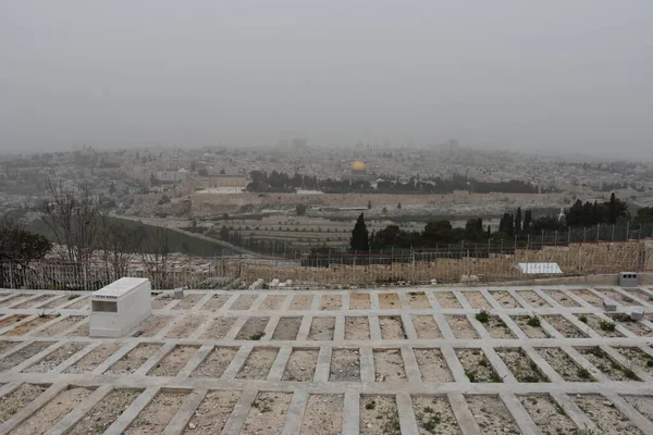 예루살렘 이스라엘 2021 안개낀 도시의 모스크의 보인다 고품질 — 스톡 사진