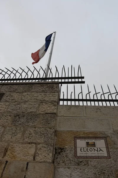 Jerusalem Israel Mars 2021 Högkvalitativ Fransk Flagga Över Tegelvägg Eleonas — Stockfoto