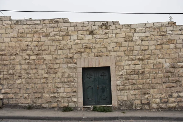 Jerusalem Israel März 2021 Metalltür Einer Alten Mauer Aus Weißen — Stockfoto
