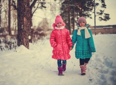 Çocukların kış yollarda