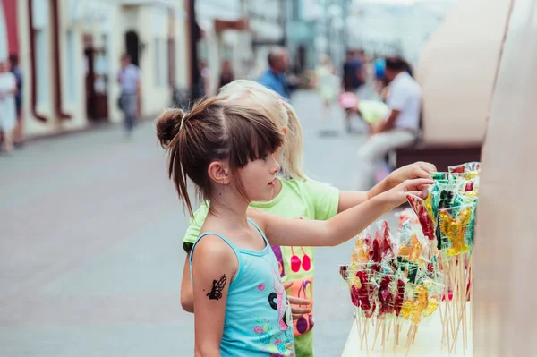 Die Kinder lizenzfreie Stockfotos