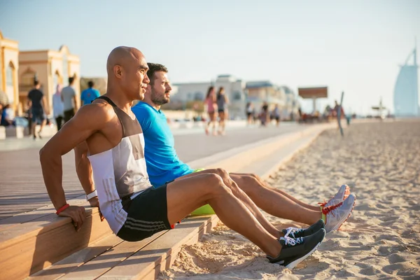 Exercising together outdoors — Stock Photo, Image