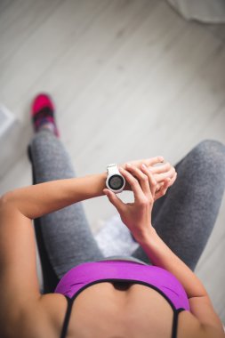 iyi vakit geçiriyor