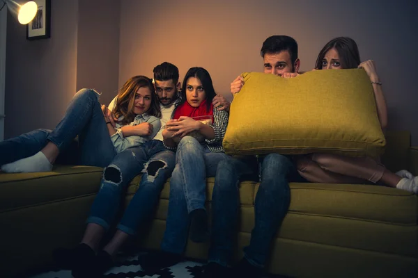 Watching a scary movie — Stock Photo, Image