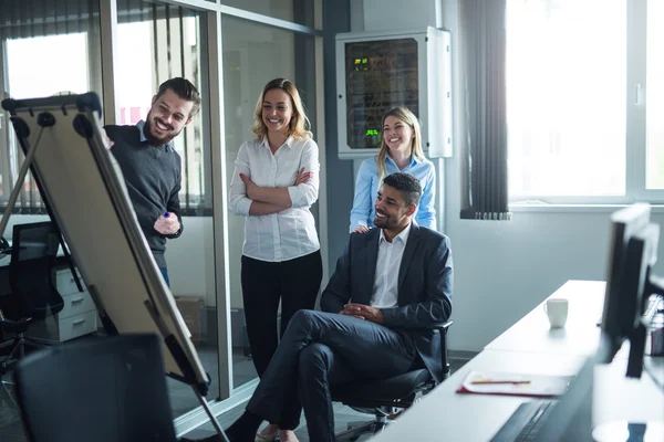 Sessão de brainstorming juntos — Fotografia de Stock