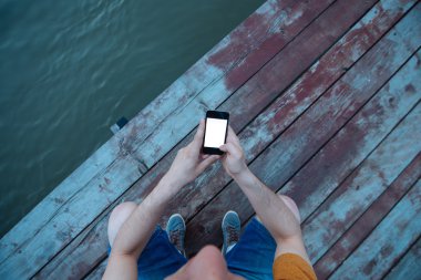 Nehri yanındaki manifatura