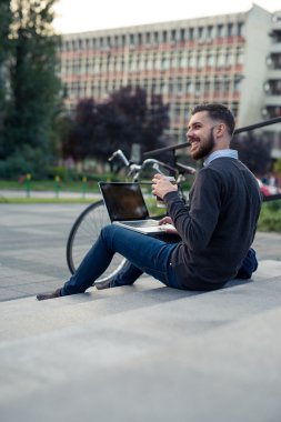 Kahve molası açık havada zevk