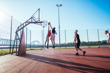 Kazanan hepsini alır.