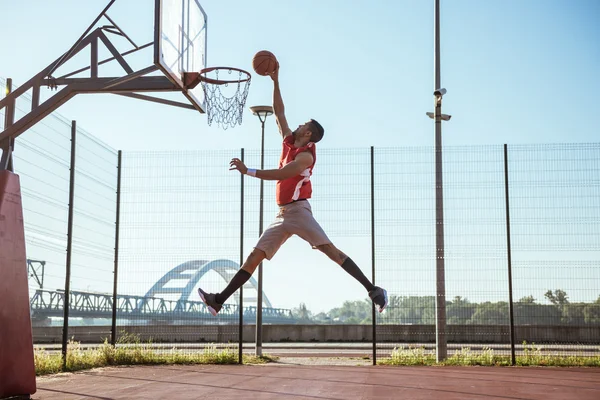 Slum dunk åtgärder! — Stockfoto