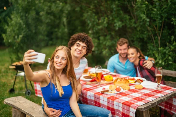 Selfie με φίλους — Φωτογραφία Αρχείου