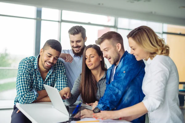 Comienzo del equipo empresarial — Foto de Stock