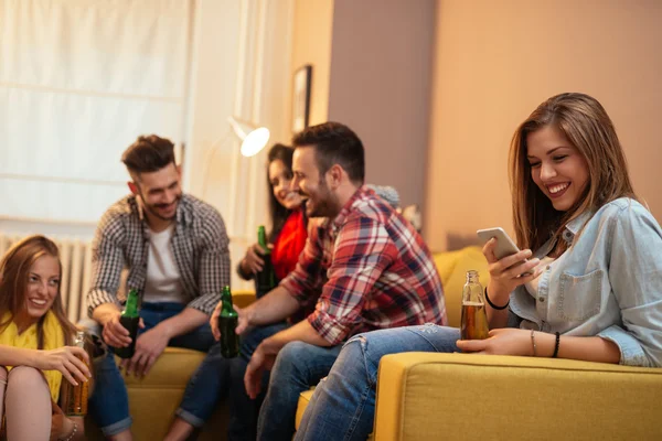 Disfrutando de tiempo con amigos —  Fotos de Stock