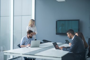 iş takım toplantısı 