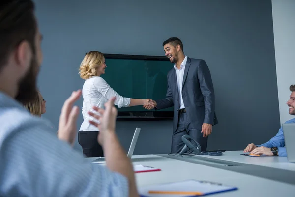 Je hebt een promotie! — Stockfoto