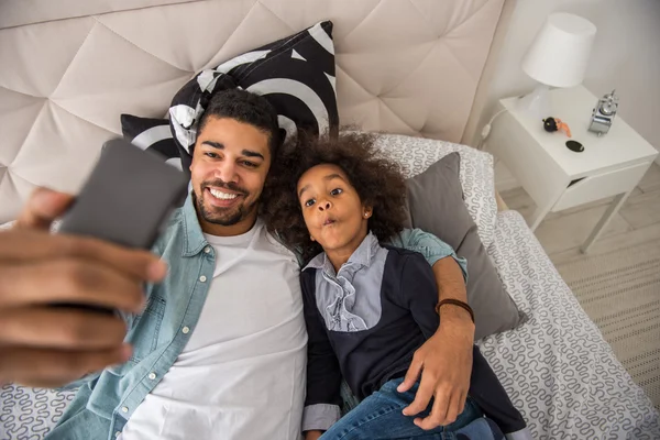 Selfie com o pai — Fotografia de Stock