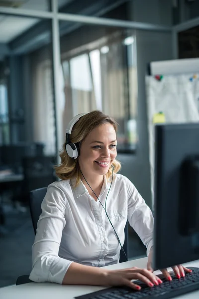 Lavorare con il sorriso — Foto Stock