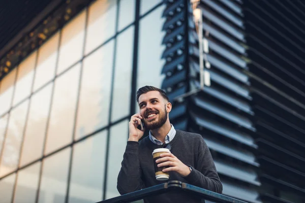 Beszél a telefonon — Stock Fotó