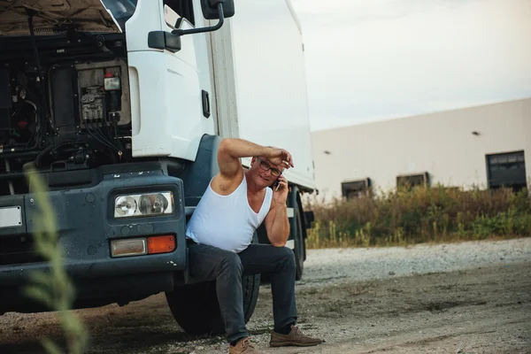 Checking mobile phone — Stock Photo, Image