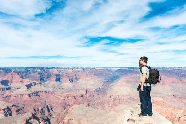 uzun yürüyüşe çıkan kimse