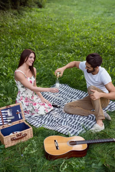 Having a romantic day outdoors — Stock Photo, Image