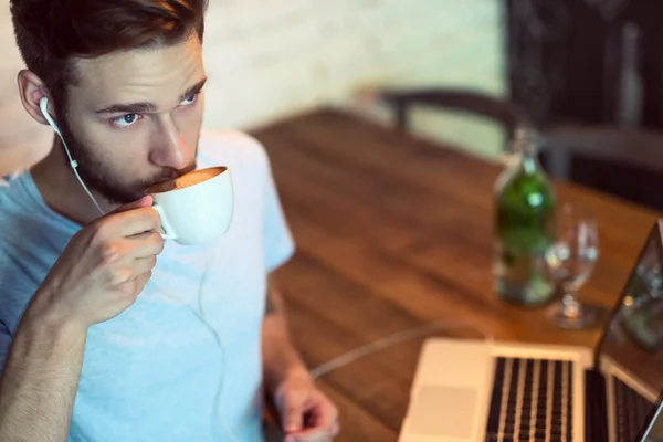 Taking a sip of coffee — Stock Photo, Image