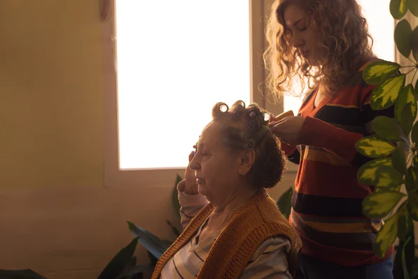 Making perfect curls — Stock Photo, Image