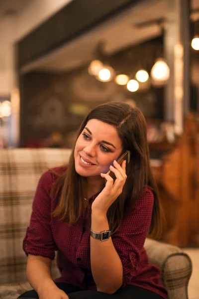 Telefonieren auf dem Handy — Stockfoto