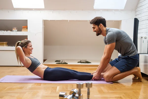 Fazendo fitness juntos — Fotografia de Stock