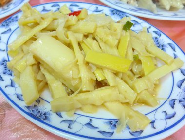 Fried bambu sürgünleri, Tayvan ortak bir Aperatif.