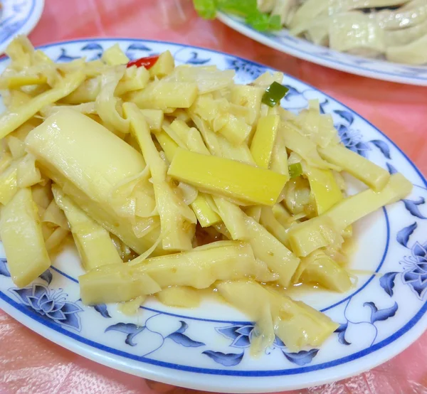 Fried bambu sürgünleri, Tayvan ortak bir Aperatif.