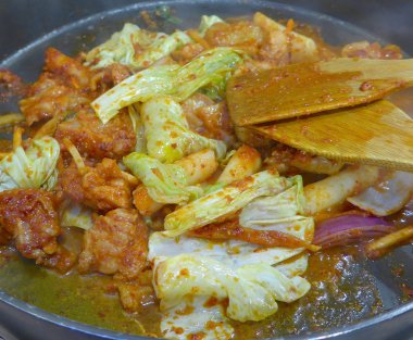 Sebze ve peynir ile Kore Fried Chicken