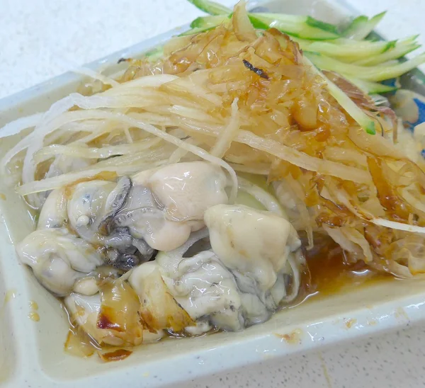Färska ostron måltid förbereder för klienten i taiwan — Stockfoto