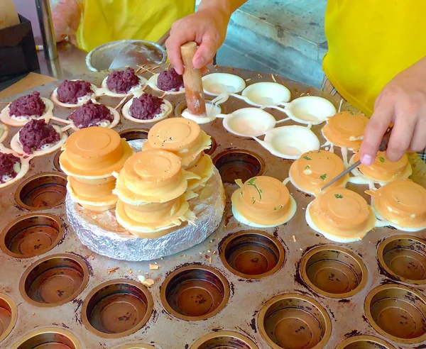 The snack of wheel shaped cakes closeup in Taiwan — Stock Photo, Image