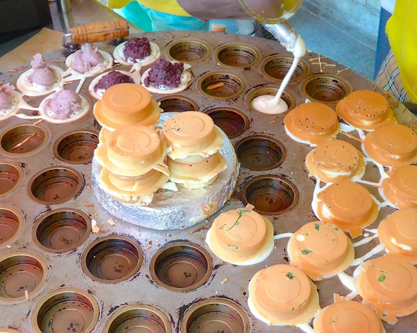 Перекус тортов в форме колеса крупным планом на Тайване — стоковое фото