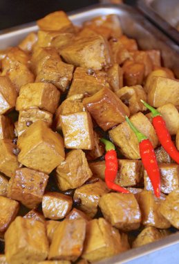 Küp kurutulmuş tofu closeup Tayvan ihtiva eder.