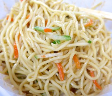Soğuk noodles closeup kolaylık mağazasında