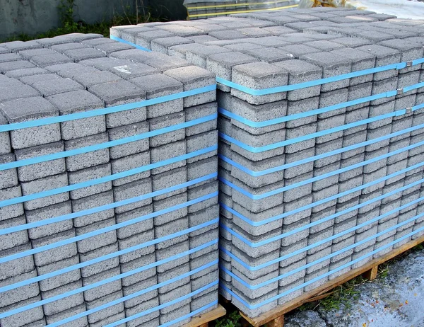 The construction of sidewalk bricks — Stock Photo, Image