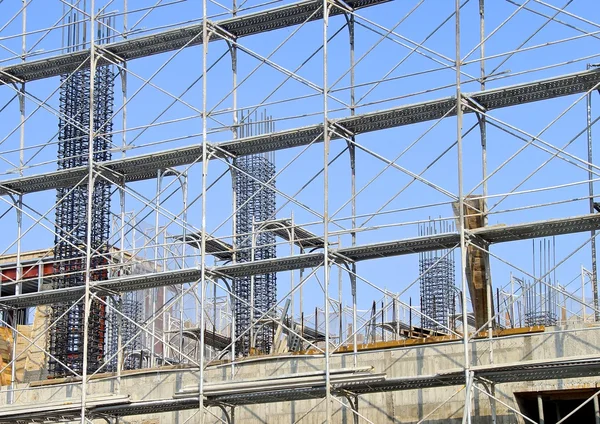 Baustelle und Stahlgerüst — Stockfoto